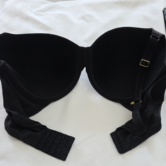 Black T-Shirt Bra with Underwire Support and Adjustable Racerback Straps - Picture 5 of 8